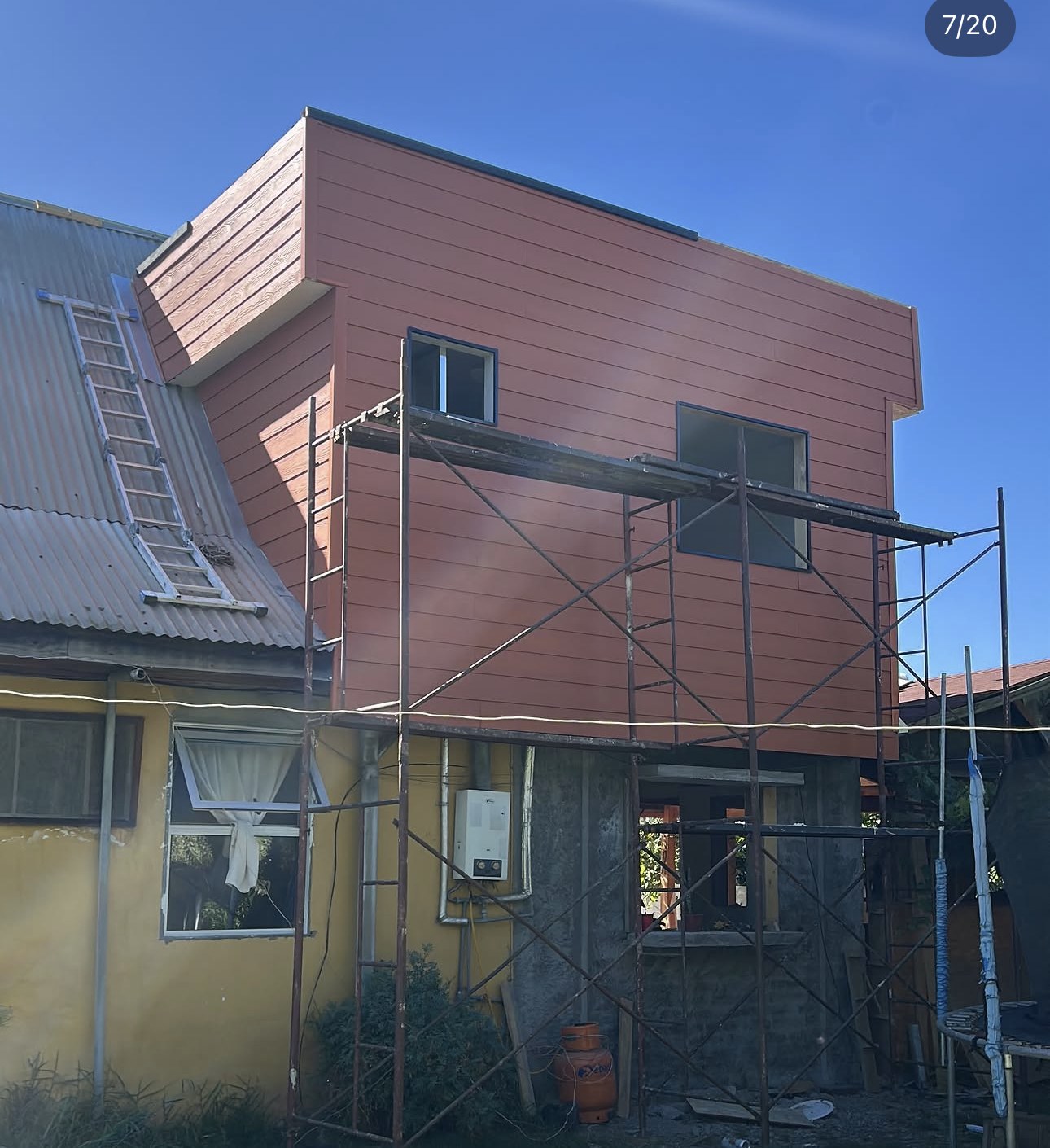 Revestimiento exterior terminado en ampliación de vivienda, obra Conzama en Comalle